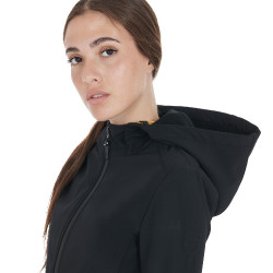 Casaco softshell ajustado feminino com bolsos ocultos Equestro Preto Casaco softshell ajustado feminino com bolsos ocultos Equestro Preto