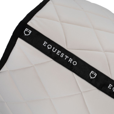 Sela de salto em tecido técnico com logotipo bordado Black Line Edition Equestro Sela de salto em tecido técnico com logotipo bordado Black Line Edition Equestro