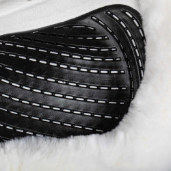 Almofada de salto Numnah com aderência em gel dos dois lados e borda completa em lã de carneiro Acavallo Branco / preto