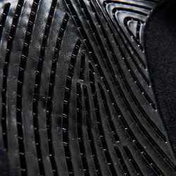 Almofada de salto Numnah com aderência em gel dos dois lados e borda completa em lã de carneiro Acavallo Preto / preto