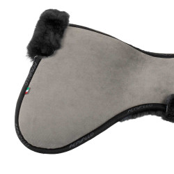 Amortecedor MF-S JCCS-S CW-CS Suécia com Pele de Carneiro Integral Acavallo Cinza / preto Cinzento Amortecedor MF-S JCCS-S CW-CS Suécia com Pele de Carneiro Integral Acavallo Cinza / preto Cinzento