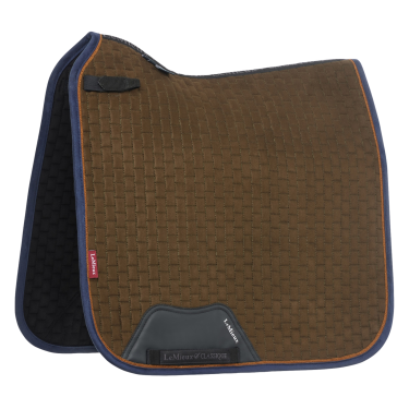 Tapete LeMieux Suede Dressage Square Alpino Castanho Tapete LeMieux Suede Dressage Square Alpino Castanho