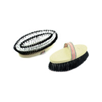 Brosse noire et blanche Umbria Equitazione Brosse noire et blanche Umbria Equitazione