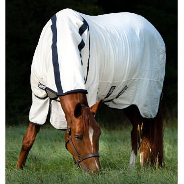 Couverture anti-mouches Rambo Natura Summer 0g avec couvre-cou Horseware Blanc / marine Couverture anti-mouches Rambo Natura Summer 0g avec couvre-cou Horseware Blanc / marine