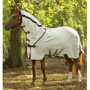 Couverture anti-mouches Rambo Natura Summer 0g avec couvre-cou Horseware Blanc / marine Couverture anti-mouches Rambo Natura Summer 0g avec couvre-cou Horseware Blanc / marine