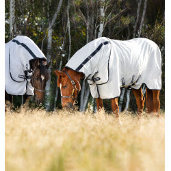 Capa anti-moscas Rambo Natura Summer 0g com cobre-pescoço Horseware Branco / marinho Capa anti-moscas Rambo Natura Summer 0g com cobre-pescoço Horseware Branco / marinho