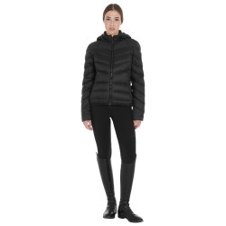 Casaco acolchoado feminino corte slim com capuz removível Equestro Preto