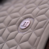 Sela HV Polo Essential Dressage Pedra Cinzento Sela HV Polo Essential Dressage Pedra Cinzento
