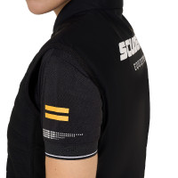 Colete feminino slim fit da coleção Scuderia em tecido técnico Equestro Preto Colete feminino slim fit da coleção Scuderia em tecido técnico Equestro Preto