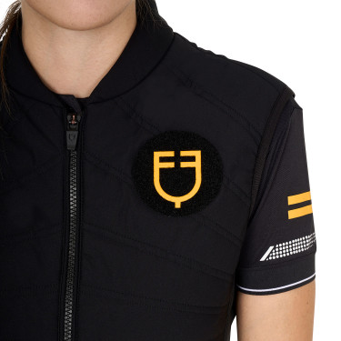 Colete feminino slim fit da coleção Scuderia em tecido técnico Equestro Preto