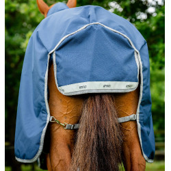 Capa Horseware Amigo 1200D Plus Turnout Bundle 50g 100g e 200g Marinho / cinza titânio / prata Azul-marinho Capa Horseware Amigo 1200D Plus Turnout Bundle 50g 100g e 200g Marinho / cinza titânio / prata Azul-marinho