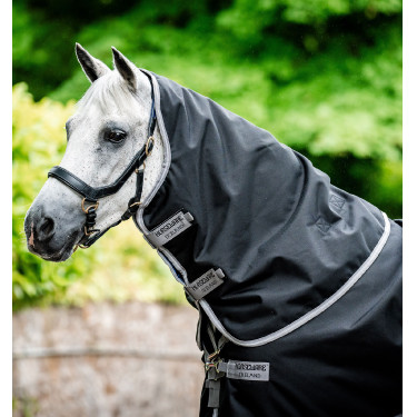 Capa Horseware Amigo 1200D Plus Turnout Bundle 50g 100g e 200g Preto / cinza titânio / prata Capa Horseware Amigo 1200D Plus Turnout Bundle 50g 100g e 200g Preto / cinza titânio / prata