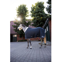 Cobertura de estábulo B Vertigo Theo 150 g Azul-marinho escuro Cobertura de estábulo B Vertigo Theo 150 g Azul-marinho escuro