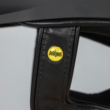Capacete EQ3 Pardus Smooth Top com ajuste de roda Back on Track Preto com brilhos Capacete EQ3 Pardus Smooth Top com ajuste de roda Back on Track Preto com brilhos