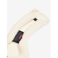 LeMieux Anatomic Dressurgurt-Schutz aus Merino+ Wolle Natural Castanho LeMieux Anatomic Dressurgurt-Schutz aus Merino+ Wolle Natural Castanho