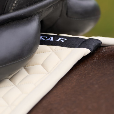 Sela HV Polo Essential Dressage Caxemira Branco Sela HV Polo Essential Dressage Caxemira Branco