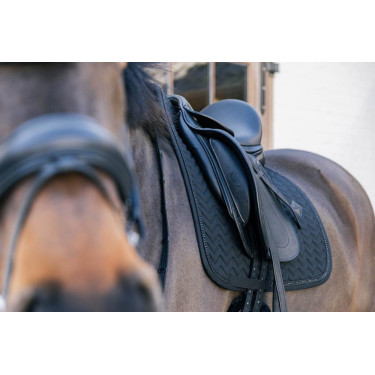 Almofada de sela Metal Chain Dressage Kentucky Preto Almofada de sela Metal Chain Dressage Kentucky Preto