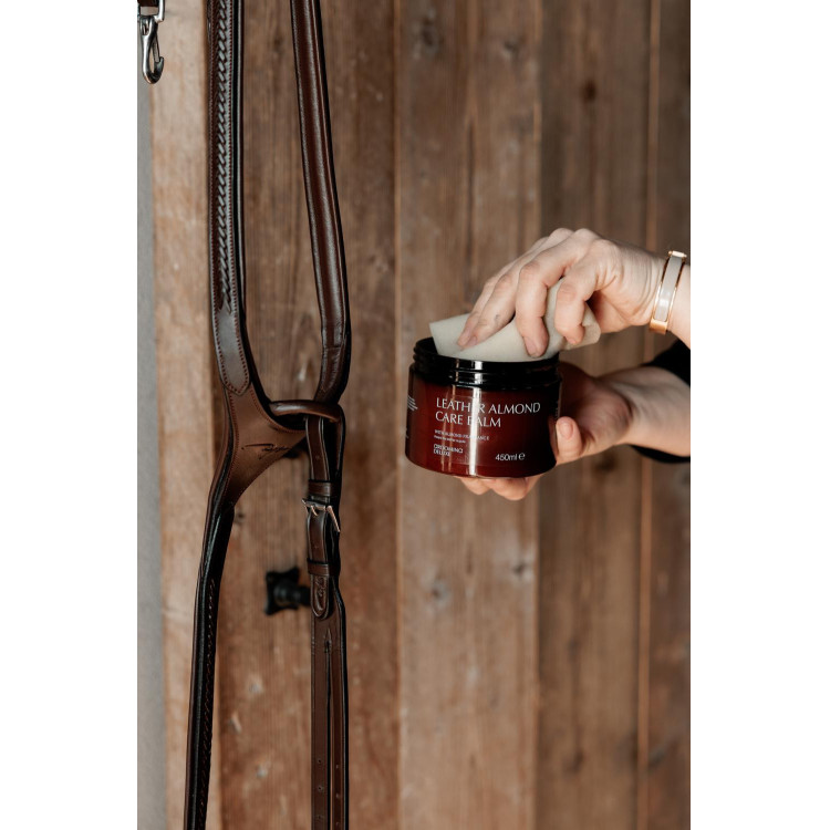 Bálsamo para couro com Amêndoa Grooming Deluxe by Kentucky Bálsamo para couro com Amêndoa Grooming Deluxe by Kentucky