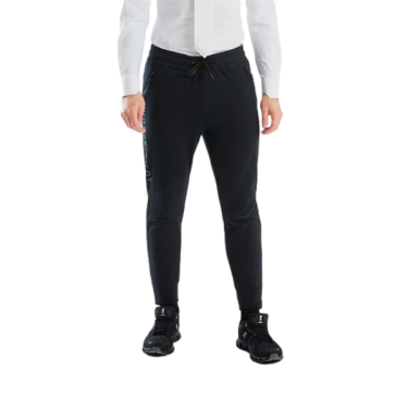 Equipe de Pilotos de Cavalos Jogging homem