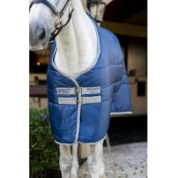 Cobertura de estábulo Horseware Amigo Ripstop Insulator 50g Marinho / cinza titânio Azul-marinho Cobertura de estábulo Horseware Amigo Ripstop Insulator 50g Marinho / cinza titânio Azul-marinho