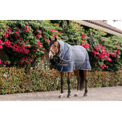 Cobertura de estábulo Horseware Amigo Ripstop Insulator Plus Pônei 200g Marinho / cinza titânio Azul-marinho Cobertura de estábulo Horseware Amigo Ripstop Insulator Plus Pônei 200g Marinho / cinza titânio Azul-marinho