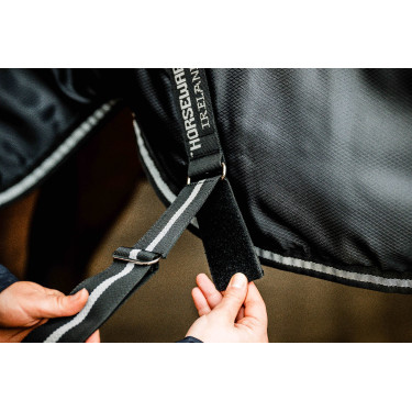 Cobertura de estábulo Horseware Easy-Layer Plus 400g Preto / preto / prata Cobertura de estábulo Horseware Easy-Layer Plus 400g Preto / preto / prata