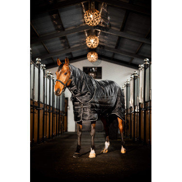 Cobertura de estábulo Horseware Easy-Layer Plus 400g Preto / preto / prata Cobertura de estábulo Horseware Easy-Layer Plus 400g Preto / preto / prata