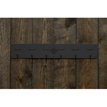 Suporte para cabeçada Grooming Deluxe com 6 ganchos e porta-nome Preto Suporte para cabeçada Grooming Deluxe com 6 ganchos e porta-nome Preto