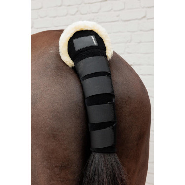 Protetor de cauda Kentucky com lã de carneiro Protetor de cauda Kentucky com lã de carneiro