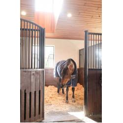 Cobertura de estábulo Horseware Rhino 350g VL Preto / cinza titânio / azul clássico Cobertura de estábulo Horseware Rhino 350g VL Preto / cinza titânio / azul clássico