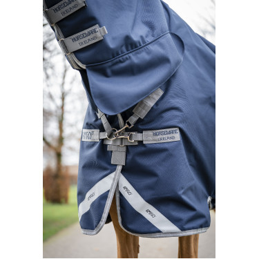 Capa Horseware Amigo 1200D Integrated Turnout 0g Marinho / cinza titânio / prata Azul-marinho Capa Horseware Amigo 1200D Integrated Turnout 0g Marinho / cinza titânio / prata Azul-marinho