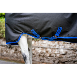 Capa Horseware Amigo Ripstop 900D Turnout 200g Preto / azul clássico Capa Horseware Amigo Ripstop 900D Turnout 200g Preto / azul clássico