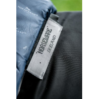 Capa Horseware Rambo 1680D Turnout Plus 100g Marinho / tempestade / cinza prateado Azul-marinho Capa Horseware Rambo 1680D Turnout Plus 100g Marinho / tempestade / cinza prateado Azul-marinho