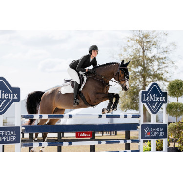 Almofada de sela LeMieux CC Puissance Camurça Branco Almofada de sela LeMieux CC Puissance Camurça Branco