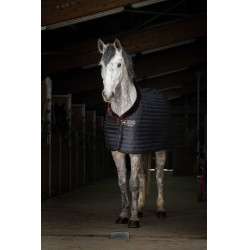 Cobertura de estábulo Equithème Teddy forrada com lã sintética Preto / castanho Cobertura de estábulo Equithème Teddy forrada com lã sintética Preto / castanho