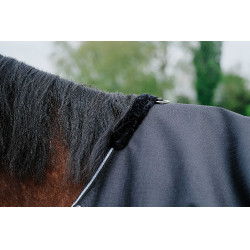 Capa Equithème TYREX 600D Preto Capa Equithème TYREX 600D Preto