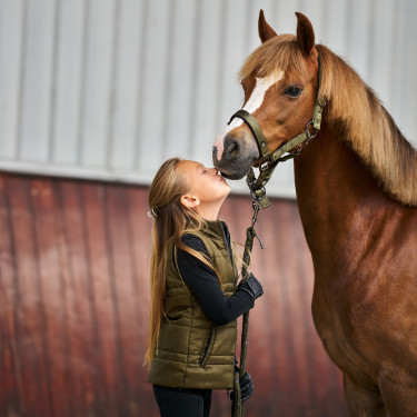 Colete sem mangas Imperial Riding Bonnie para crianças Verde-oliva Colete sem mangas Imperial Riding Bonnie para crianças Verde-oliva
