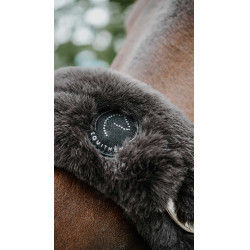 Caveção Je t'aime Equithème Snuggy Castanho