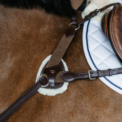 Peitoral de 5 pontos com elásticos New English Collection Dy'on Castanho Peitoral de 5 pontos com elásticos New English Collection Dy'on Castanho