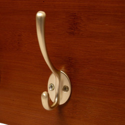 Suporte para Cilha e Casacos 10 Ganchos Grooming Deluxe da Kentucky Madeira Bege