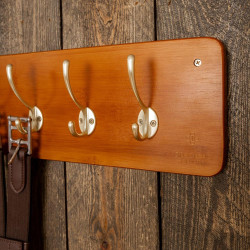 Suporte para Cilha e Casacos 10 Ganchos Grooming Deluxe da Kentucky Madeira Bege