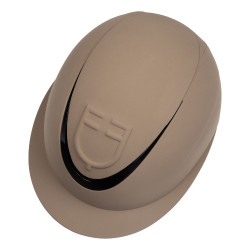 Capacete feminino com viseira larga e logotipo em relevo Equestro Noz Castanho Capacete feminino com viseira larga e logotipo em relevo Equestro Noz Castanho