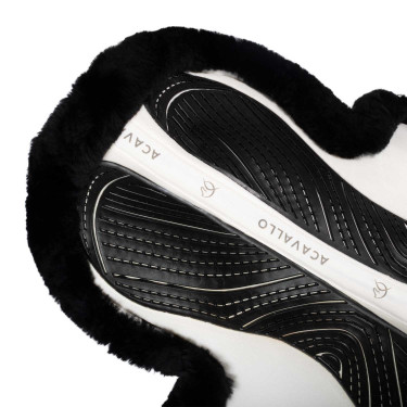 Almofada de salto Numnah com aderência em gel dos dois lados e borda completa em lã de carneiro Acavallo Branco / preto