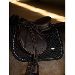 Sela Equestrian Stockholm Jumping com falso pelo de carneiro Crystal Preto Sela Equestrian Stockholm Jumping com falso pelo de carneiro Crystal Preto