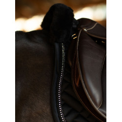 Sela Equestrian Stockholm Jumping com falso pelo de carneiro Crystal Preto Sela Equestrian Stockholm Jumping com falso pelo de carneiro Crystal Preto