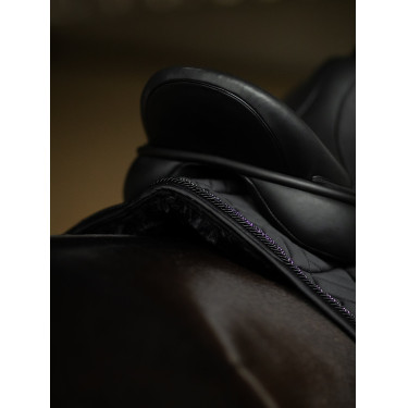 Manta de dressage Equestrian Stockholm em pelo sintético Crystal Preto Manta de dressage Equestrian Stockholm em pelo sintético Crystal Preto