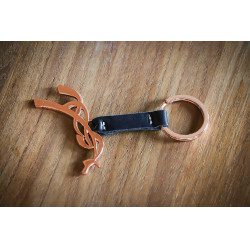 Chaveiro Pénélope Preto / dourado rosa