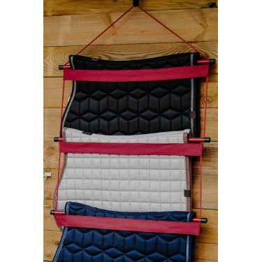 Expositor em forma de escada para cobertor Hippotonic Bordéus Bordô Expositor em forma de escada para cobertor Hippotonic Bordéus Bordô