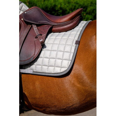 Almofada de sela Equithème Chic Cinza claro Cinzento Almofada de sela Equithème Chic Cinza claro Cinzento