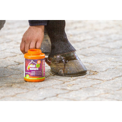 Óleo para cascos Equinatura com pincel 450 mL Óleo para cascos Equinatura com pincel 450 mL